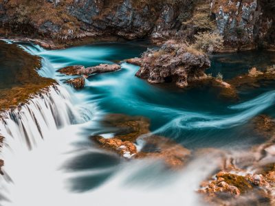 waterfall with streamlines visible