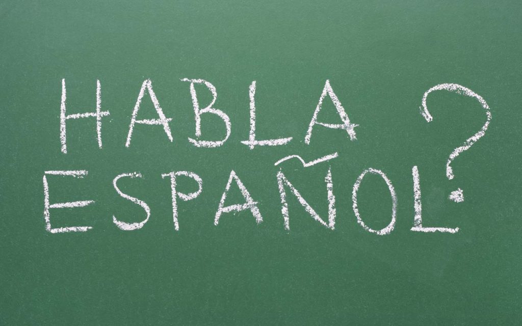 Do you speak spanish written in chalk